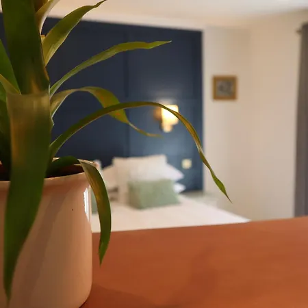 בית נופש The Garden Retreat *