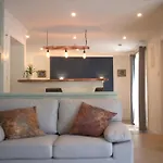 בית נופש The Garden Retreat קיל איירן